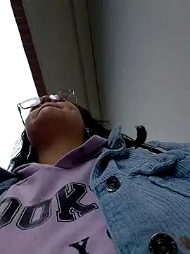 lara moon25 online show from 11/30/25, 06:30