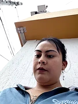 lara moon25 online show from 10/23/25, 08:07