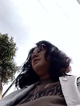 lara moon25 online show from 11/06/25, 06:56