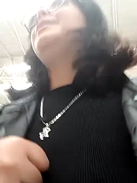 lara moon25 online show from 11/03/25, 07:06