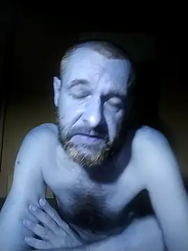 Snapshot of Andrzej-M chatting on 09/20/25, 09:42 Andrzej-M online show from 09/20/25, 09:42