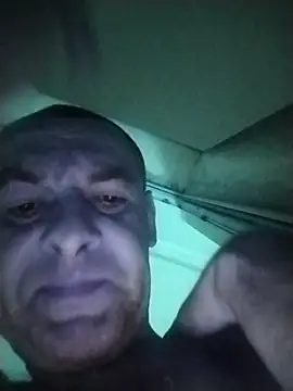 Snapshot of Andrzej-M chatting on 09/23/25, 12:39 Andrzej-M online show from 09/23/25, 12:39