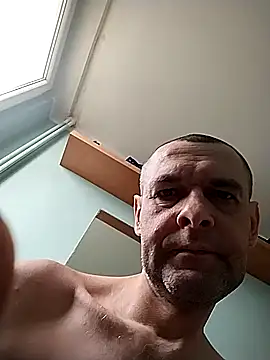 Andrzej-M online show from 11/02/25, 01:05