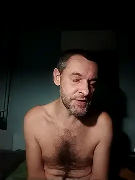 Snapshot of Andrzej-M chatting on 10/22/25, 11:58 Andrzej-M online show from 10/22/25, 11:58