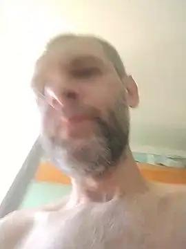 Snapshot of Andrzej-M chatting on 05/25/26, 11:42 Andrzej-M online show from 05/25/26, 11:42