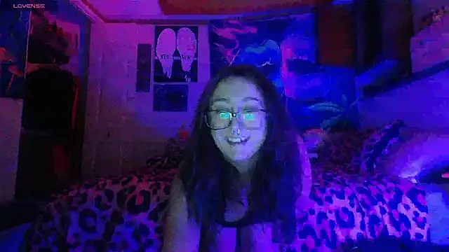 NovaLove2002 online show from 11/12/25, 02:48