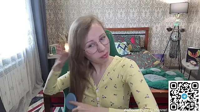 Snapshot of Lill_Mary chatting on 05/19/26, 02:29 Lill Mary online show from 05/19/26, 02:29