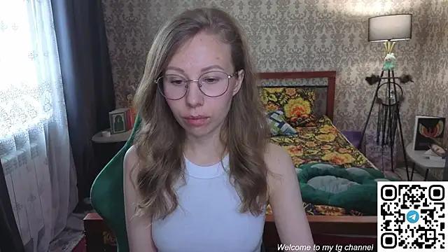 Snapshot of Lill_Mary chatting on 05/03/26, 04:39 Lill Mary online show from 05/03/26, 04:39