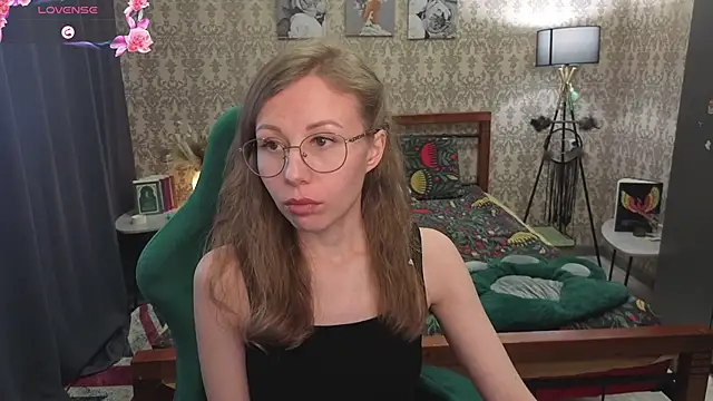 Lill Mary online show from 02/27/26, 05:07