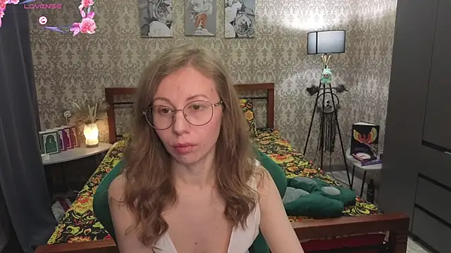 Lill Mary online show from 03/13/26, 01:43