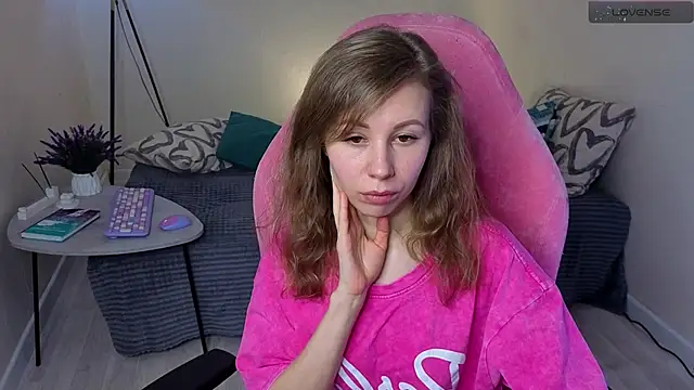 Snapshot of Lill_Mary chatting on 03/10/25, 04:28 Lill Mary online show from 03/10/25, 04:28