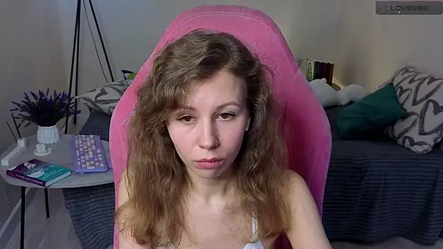 Snapshot of Lill_Mary chatting on 03/16/25, 12:45 Lill Mary online show from 03/16/25, 12:45
