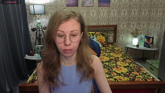 Lill Mary online show from 02/04/26, 01:33