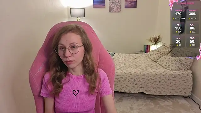 Lill Mary online show from 11/17/25, 04:05