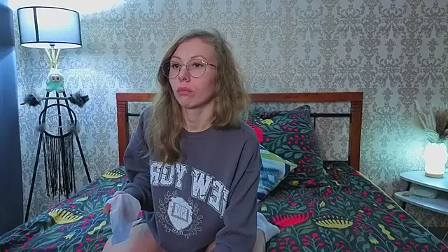 Lill Mary online show from 12/03/25, 04:57