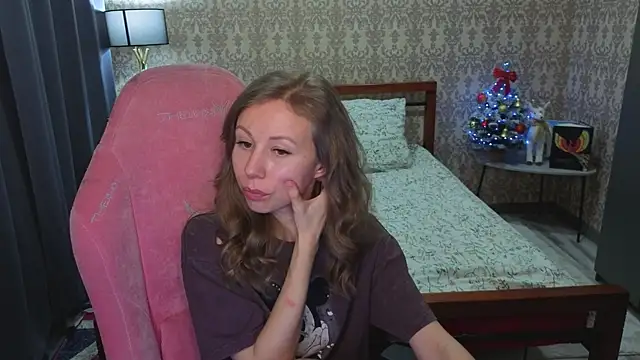 Lill Mary online show from 12/22/25, 03:39