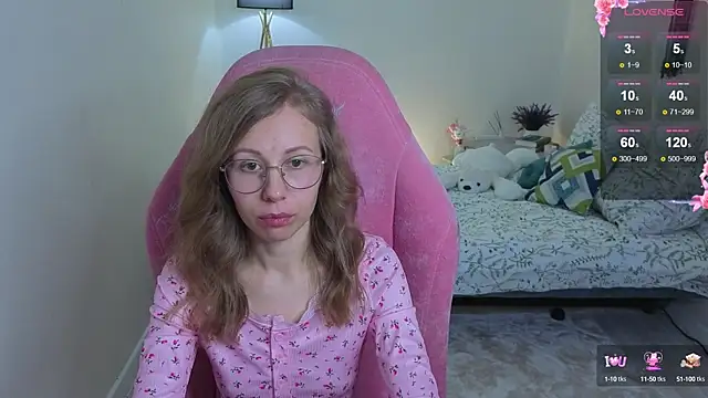 Snapshot of Lill_Mary chatting on 09/16/25, 02:45 Lill Mary online show from 09/16/25, 02:45
