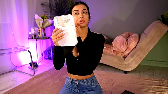 BetsyGonzale online show from 09/25/25, 03:56