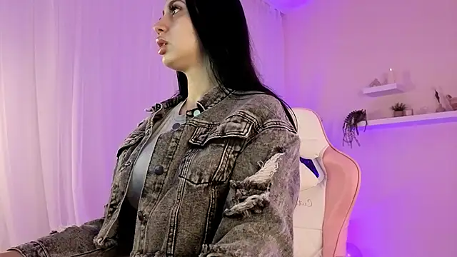 BetsyGonzale online show from 04/19/26, 04:02