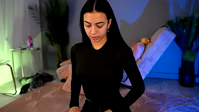 BetsyGonzale online show from 10/22/25, 04:01