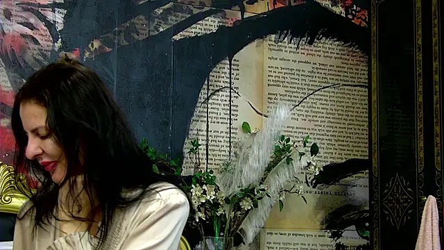 TessaKlarn online show from 10/25/25, 05:39