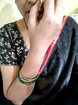 anuradha1432 online show from 04/25/26, 10:07