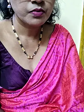 anuradha1432 online show from 12/15/25, 10:32