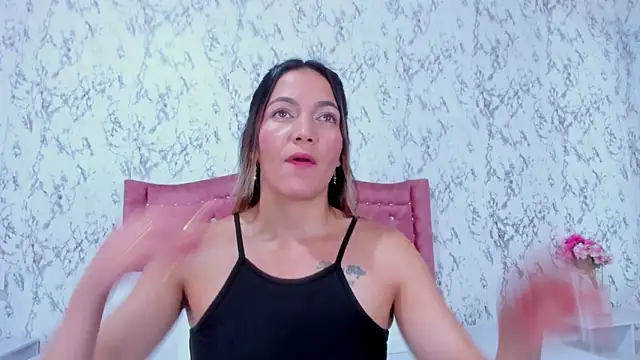 Mia Malkovaa  online show from 11/01/25, 04:12