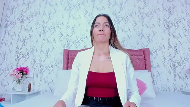 Mia Malkovaa  online show from 11/29/25, 04:18