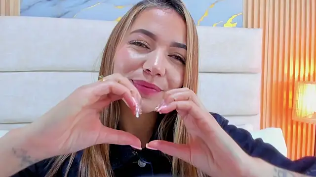 Mia Malkovaa  online show from 06/01/26, 03:44