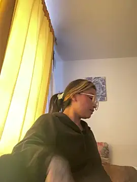 baby lizy online show from 10/09/25, 08:42