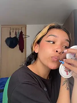 baby lizy online show from 10/12/25, 06:09