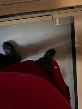 Snapshot of lescoquin2215 chatting on 02/25/26, 08:47 lescoquin2215 online show from 02/25/26, 08:47