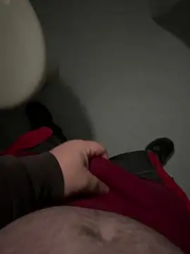 Snapshot of lescoquin2215 chatting on 02/16/26, 08:24 lescoquin2215 online show from 02/16/26, 08:24