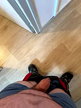 Snapshot of lescoquin2215 chatting on 01/13/26, 09:13 lescoquin2215 online show from 01/13/26, 09:13