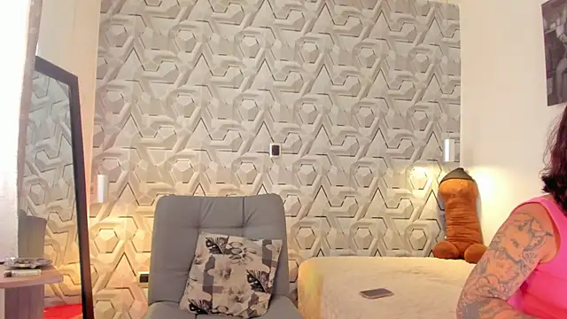 Sophiee Hill online show from 07/14/26, 06:47