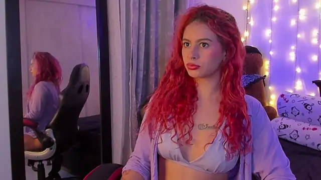 Sophiee Hill online show from 12/24/24, 07:17