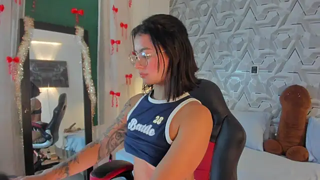 Sophiee Hill online show from 04/30/26, 04:08