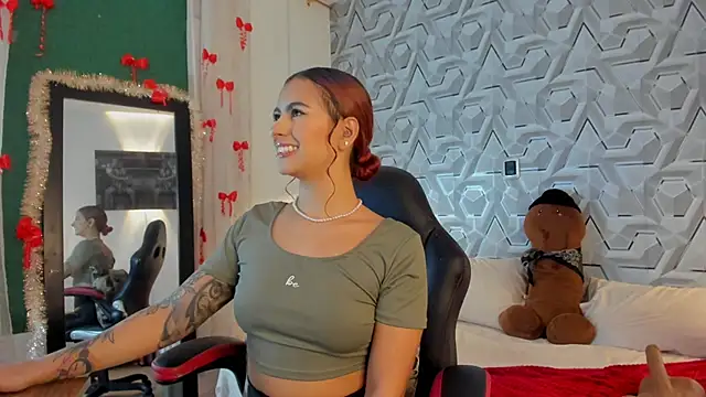 Sophiee Hill online show from 01/14/26, 06:17