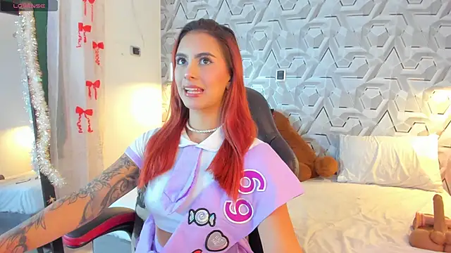 Snapshot of Sophiee_Hill chatting on 02/02/26, 06:34 Sophiee Hill online show from 02/02/26, 06:34