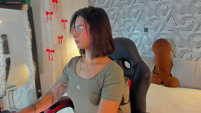 Snapshot of Sophiee_Hill chatting on 04/10/26, 07:15 Sophiee Hill online show from 04/10/26, 07:15