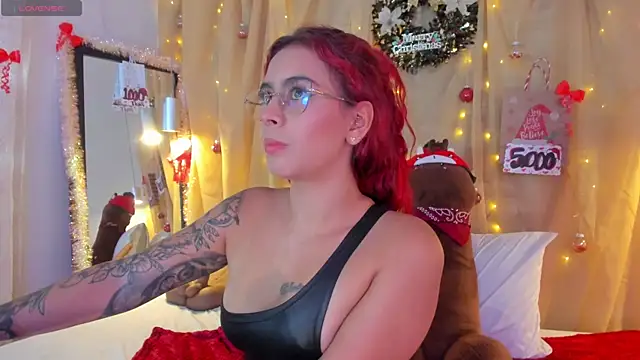 Sophiee Hill online show from 11/26/25, 04:51