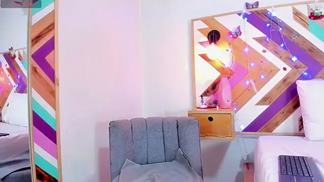 Snapshot of Katia_Wilson chatting on 12/20/25, 01:03 Katia Wilson online show from 12/20/25, 01:03