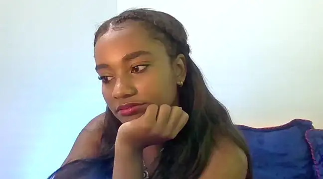 Snapshot of Behla_rouseh chatting on 02/17/25, 02:06 Behla rouseh online show from 02/17/25, 02:06