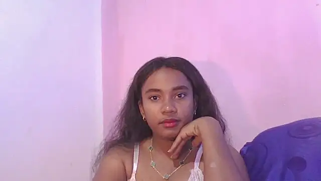 Snapshot of Behla_rouseh chatting on 10/26/25, 12:00 Behla rouseh online show from 10/26/25, 12:00