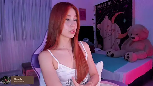 Snapshot of alice_guerin_ chatting on 09/28/25, 01:01 alice guerin online show from 09/28/25, 01:01