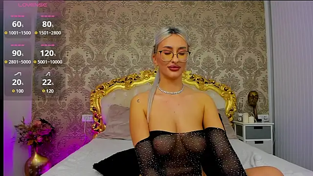 Snapshot of JulieBigAssx chatting on 12/14/24, 03:50 JulieBigAssx online show from 12/14/24, 03:50