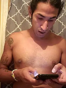 LargeDominoes online show from 04/18/26, 01:41