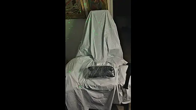 Snapshot of LuggiJack chatting on 12/01/25, 01:50 LuggiJack online show from 12/01/25, 01:50