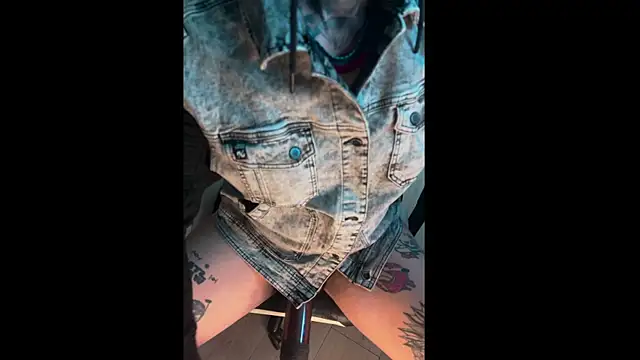 Snapshot of LuggiJack chatting on 01/26/25, 09:19 LuggiJack online show from 01/26/25, 09:19